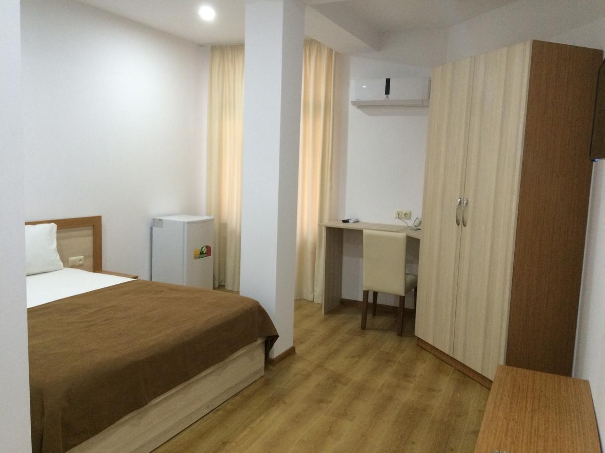 Hotel Marseille Батумі Екстер'єр фото