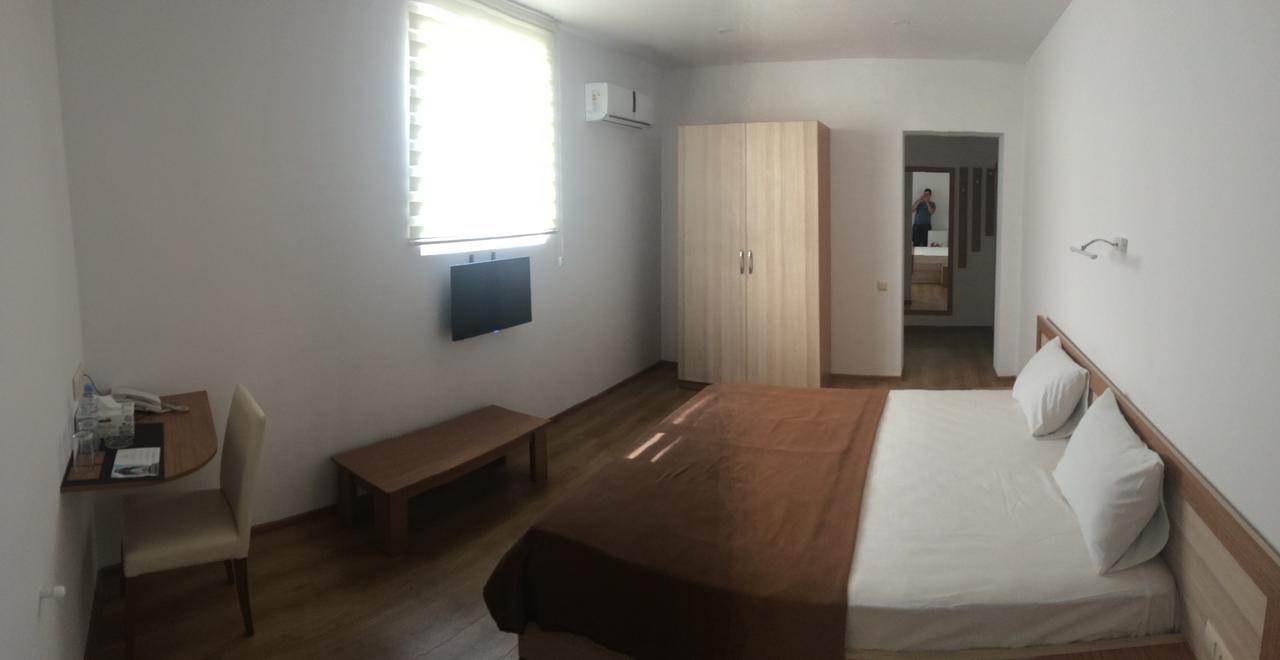 Hotel Marseille Батумі Екстер'єр фото