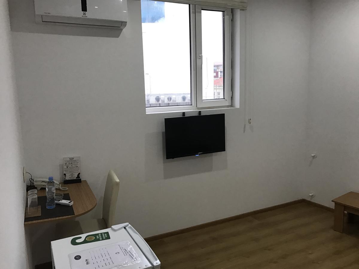 Hotel Marseille Батумі Екстер'єр фото