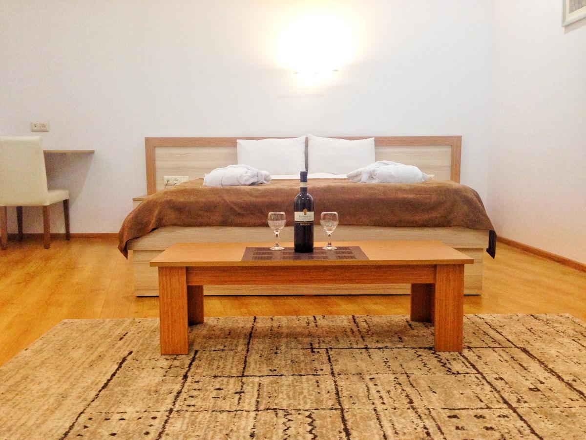 Hotel Marseille Батумі Екстер'єр фото